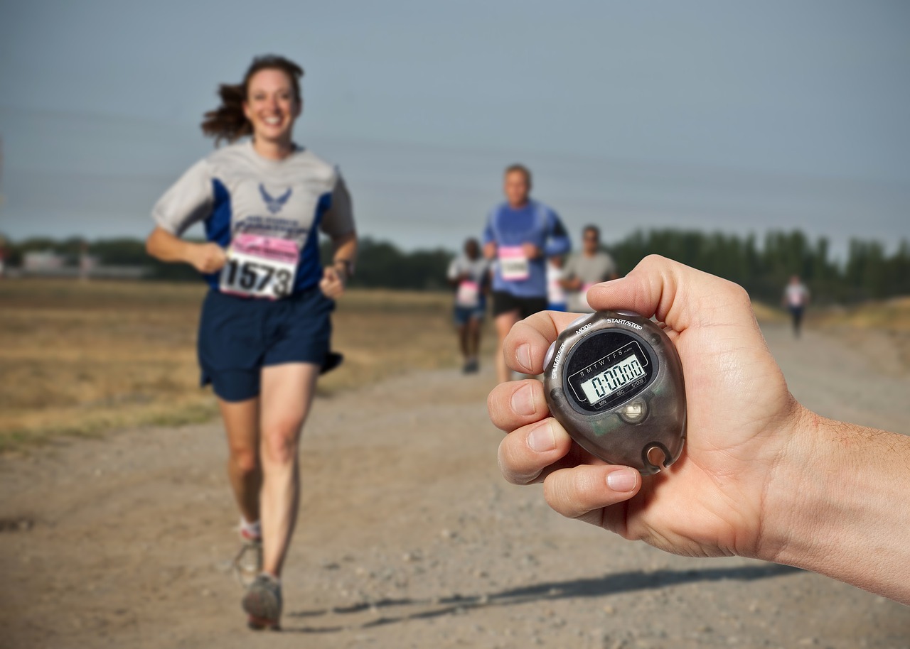 Conoce la historia de la maratonista Kathrine Switzer y el número 261